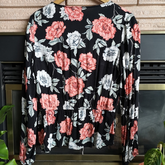 MINK PINK Long Sleeved Top - Picture 2 of 3